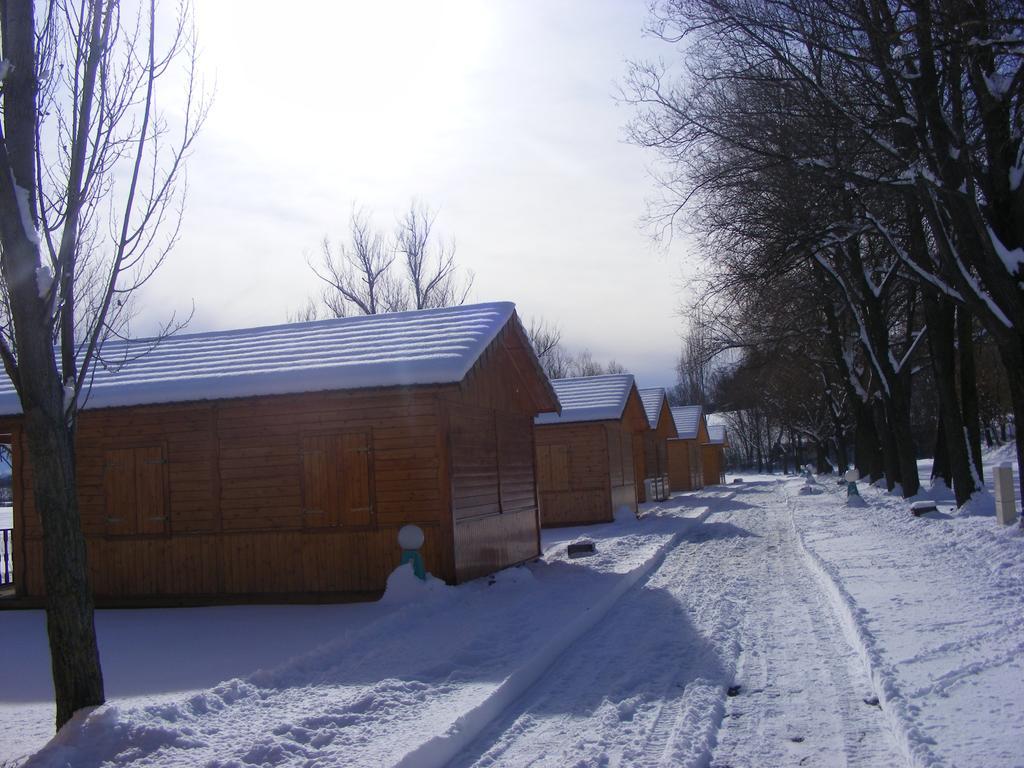 Camping La Motte Flottante La Freissinouse Esterno foto