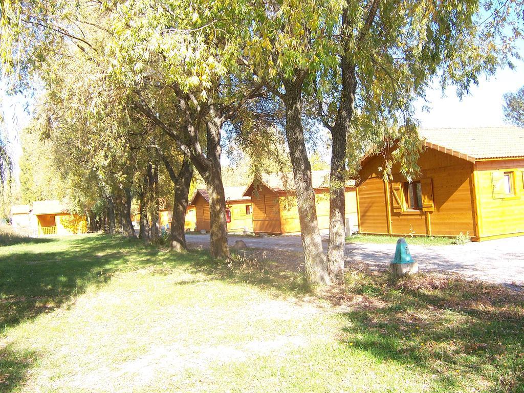 Camping La Motte Flottante La Freissinouse Esterno foto