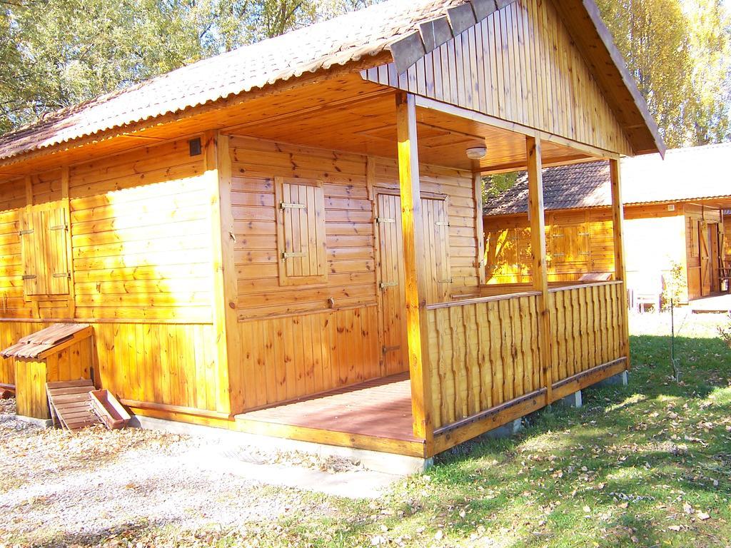 Camping La Motte Flottante La Freissinouse Esterno foto