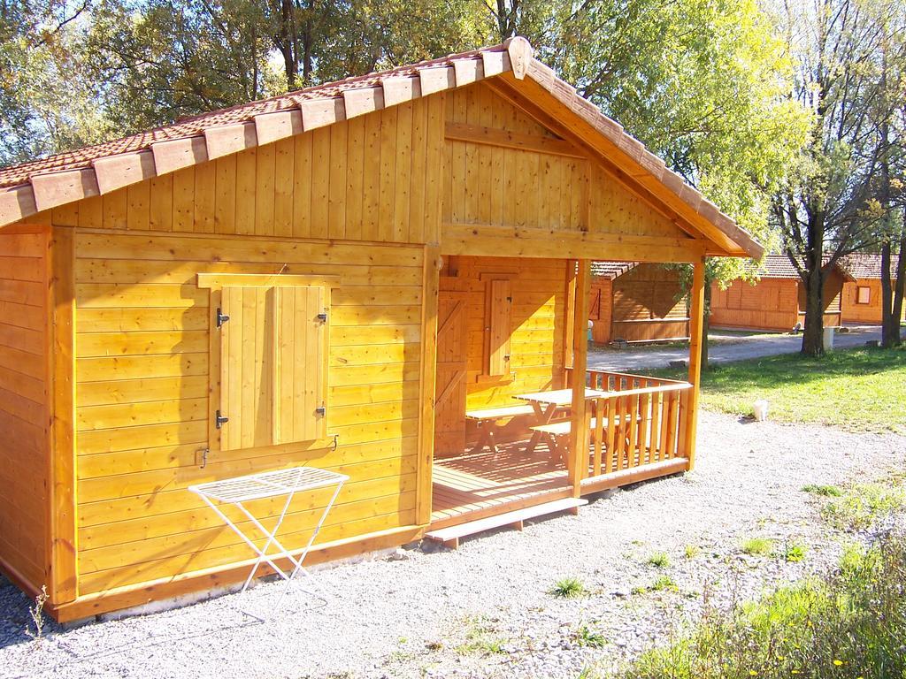 Camping La Motte Flottante La Freissinouse Esterno foto