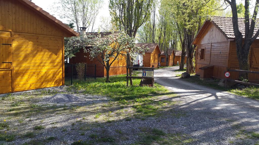 Camping La Motte Flottante La Freissinouse Esterno foto